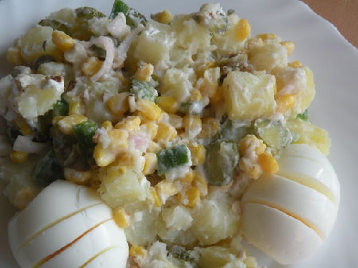 Recette de salade de pommes de terre aux œufs durs