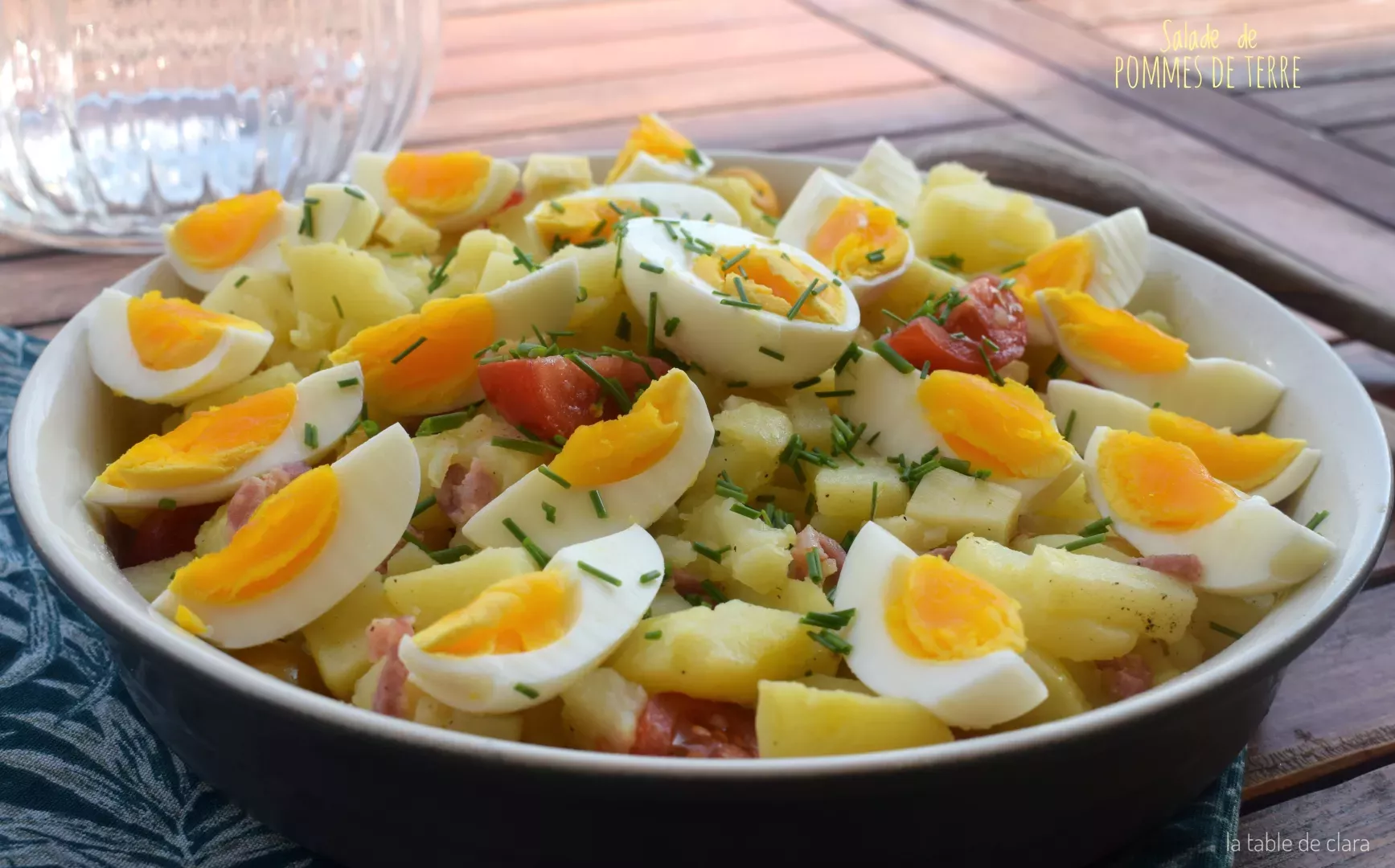 Salade de pommes de terre oeufs et lardons