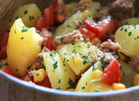 Salade de pommes de terre, thon et tomates - Les Recette de A à Z