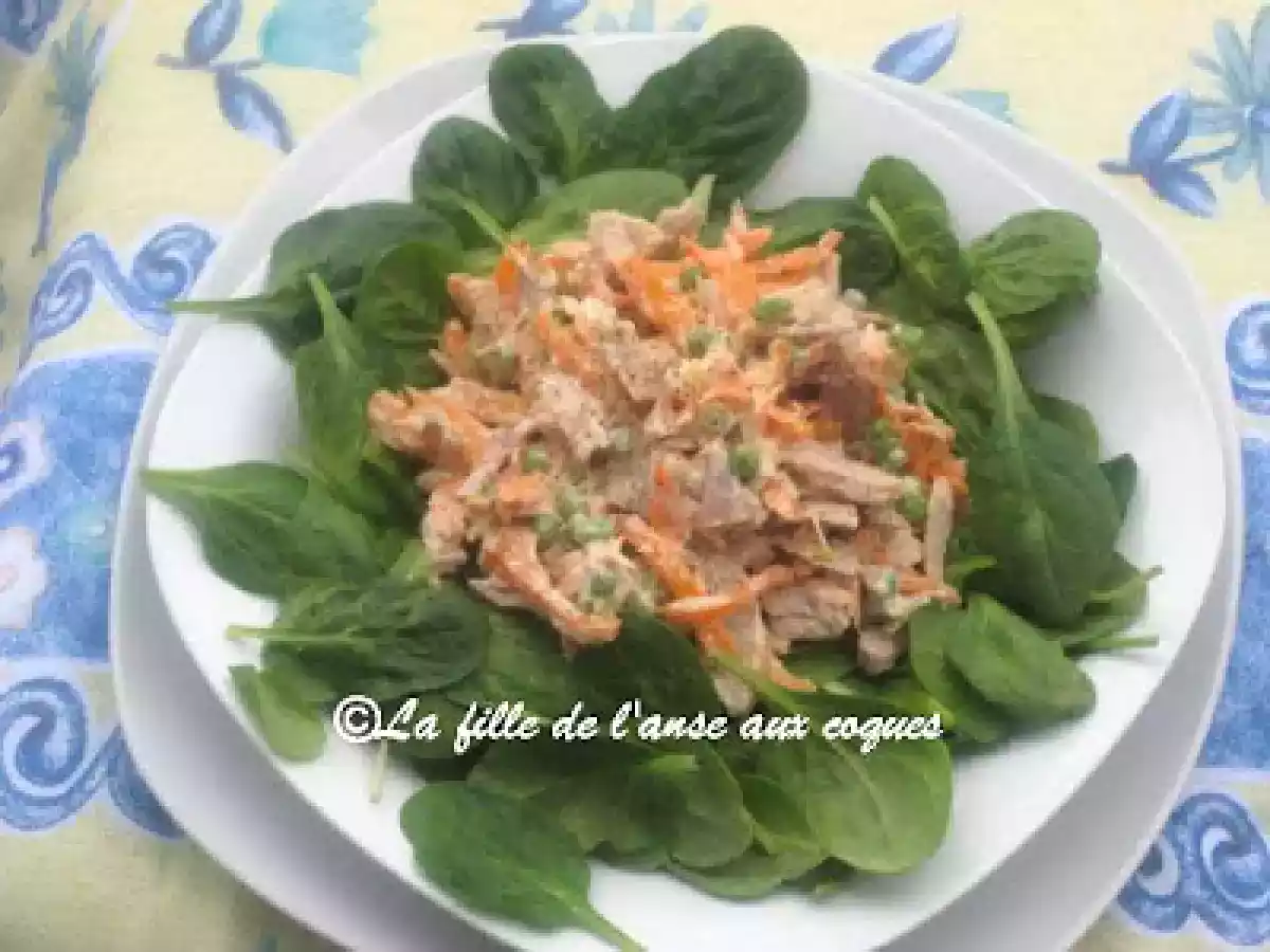 SALADE DE POULET À LA CHINOISE AVEC VINAIGRETTE CRÉMEUSE AU SOJA