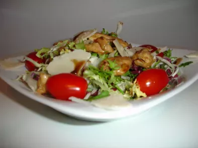 Salade de poulet mariné au parmigiano reggiano