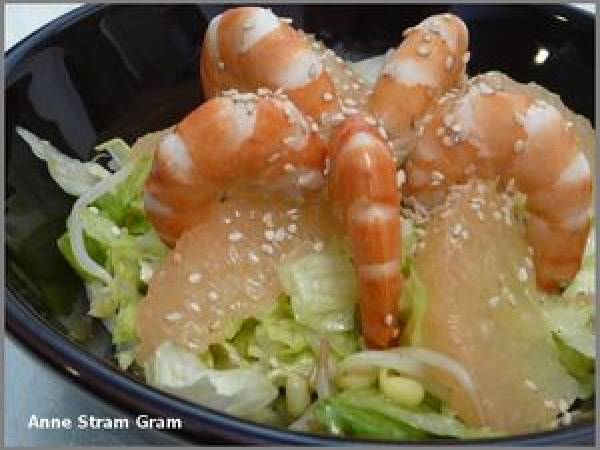 Salade de pousses de soja, pamplemousse et crevettes