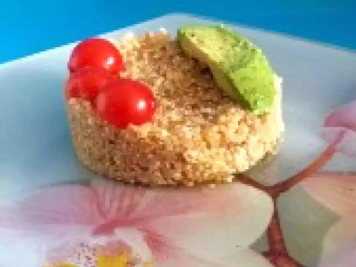 Salade de quinoa avocat-tomates