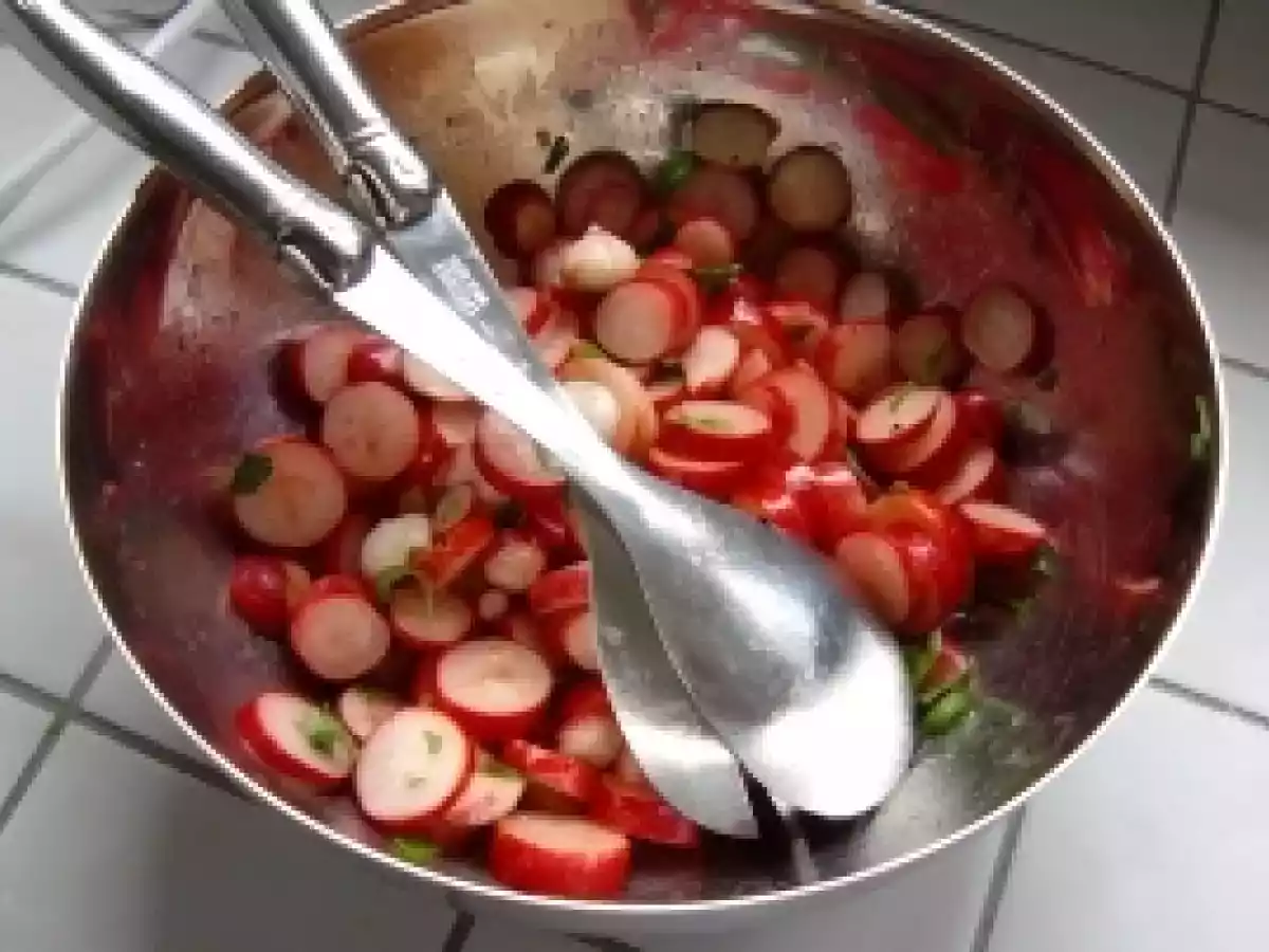 Salade de radis roses