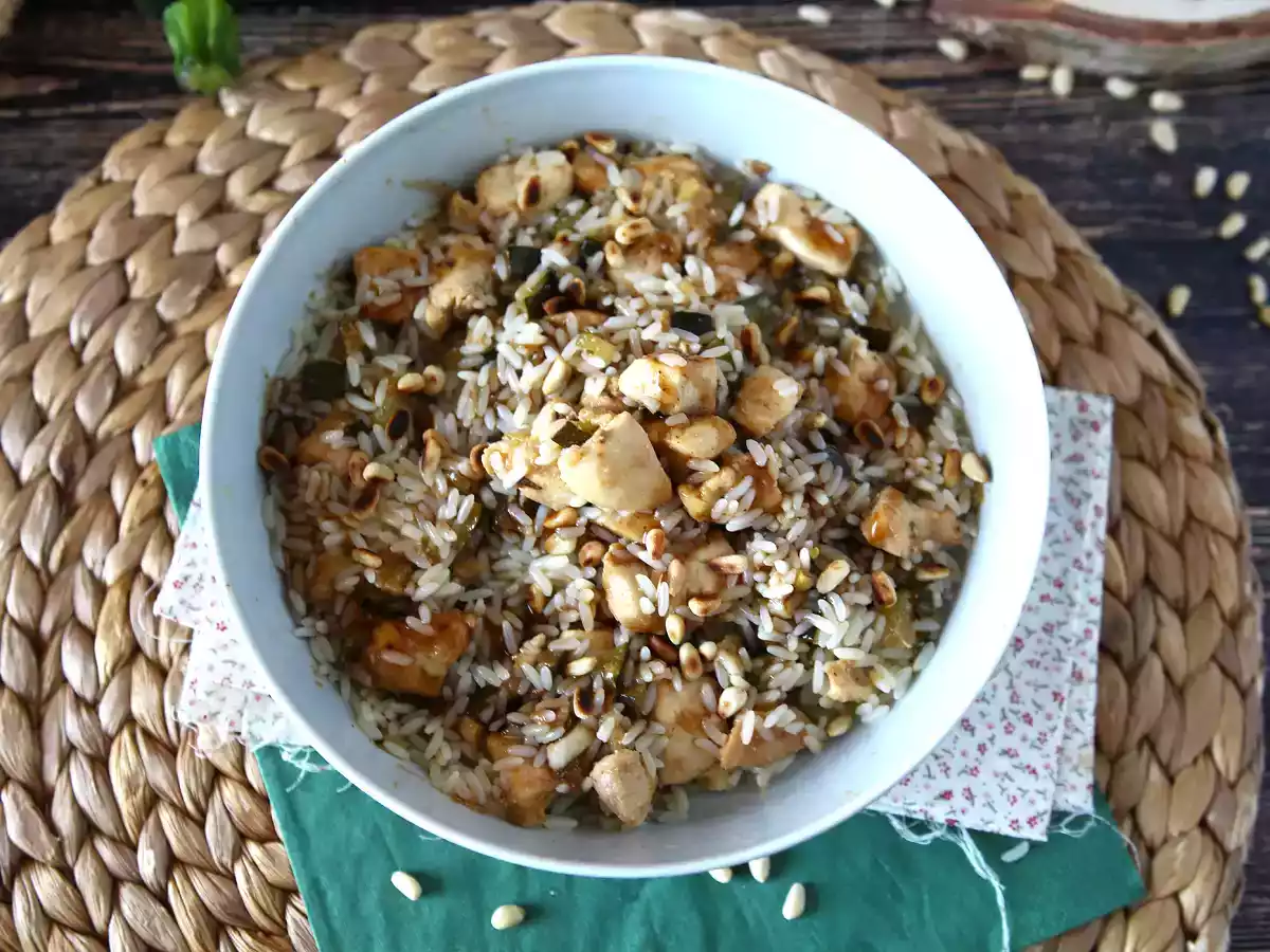 Salade de riz au poulet, courgette, pignons et vinaigre balsamique - photo 3