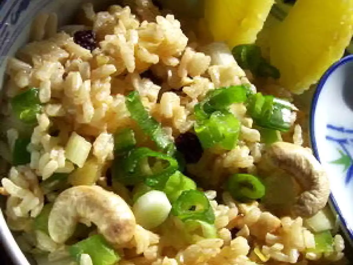 Salade de riz brun indonésienne....