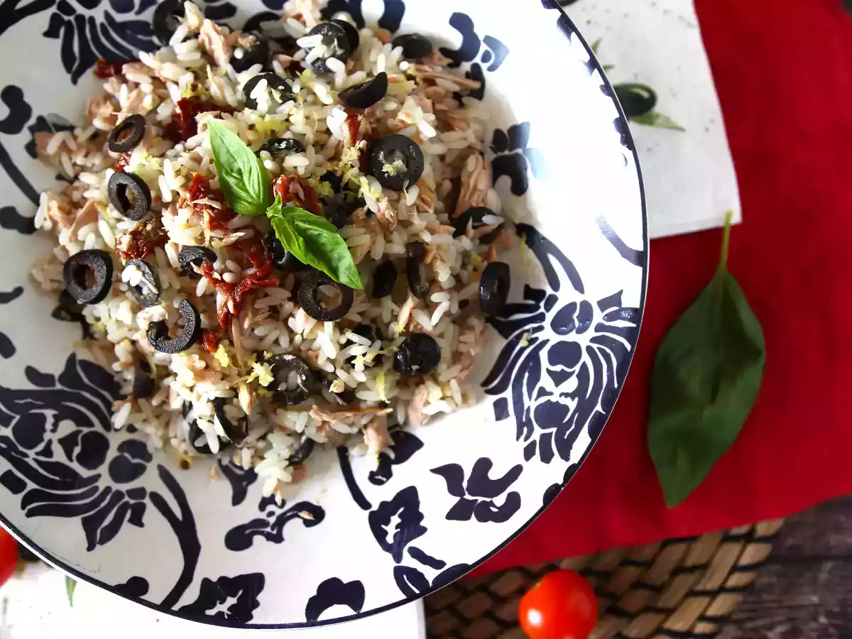 Salade de riz méditerranéenne: thon, olive, tomates séchées et citron - photo 3