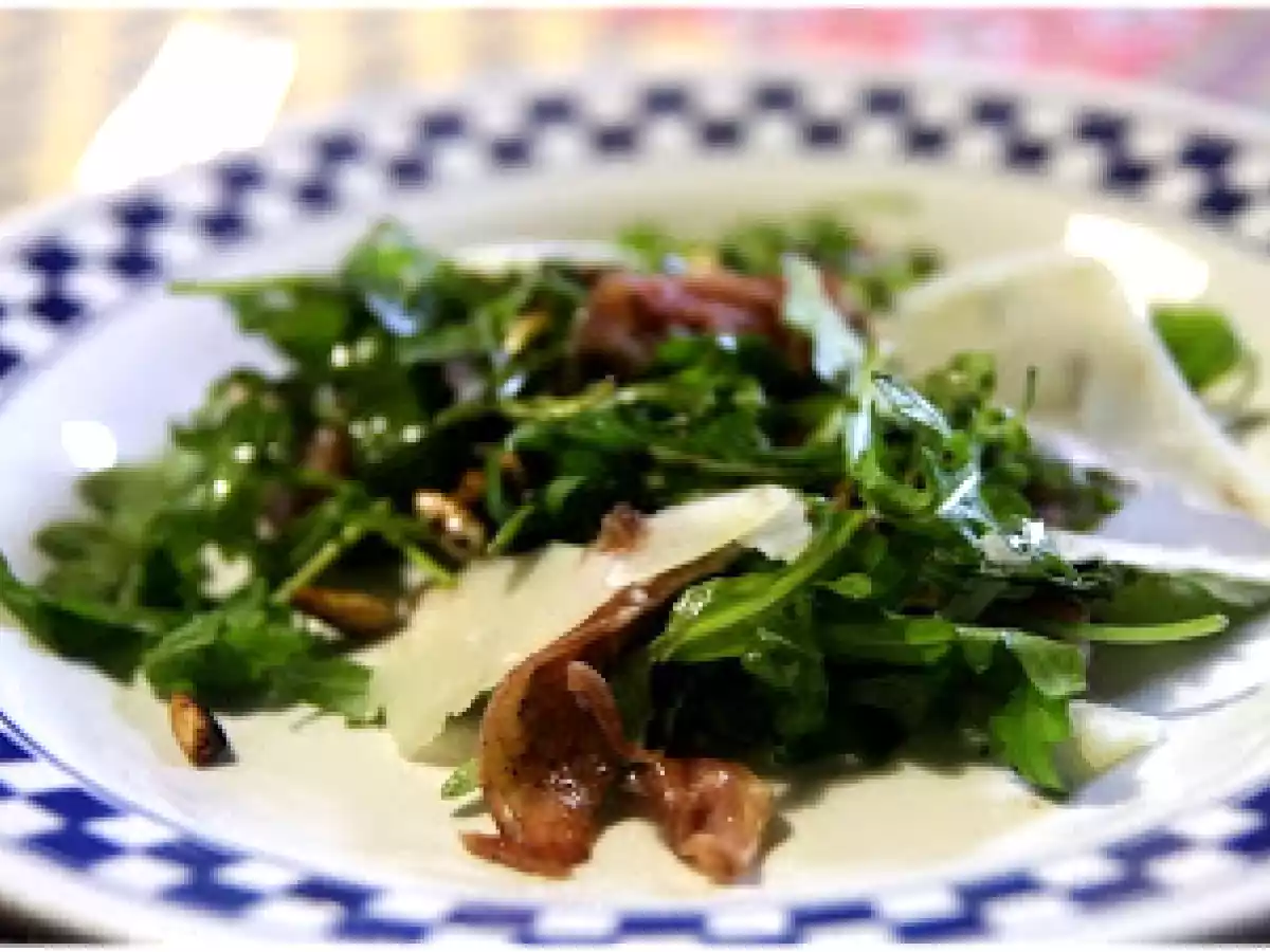 Salade de roquette, jambon cru et parmesan