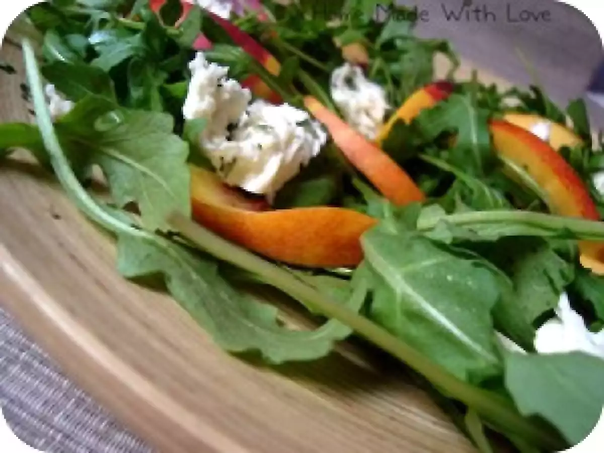 Salade de roquette, pêche et mozzarella - 1pt/pers - photo 3