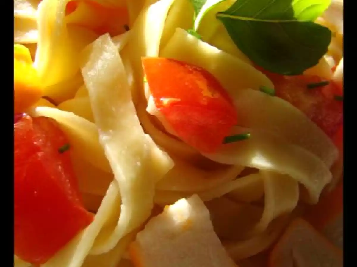 Salade de tagliatelles au surimi