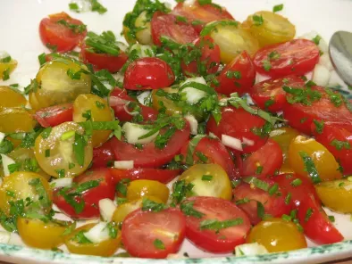 Salade de tomates aux herbes aromatiques