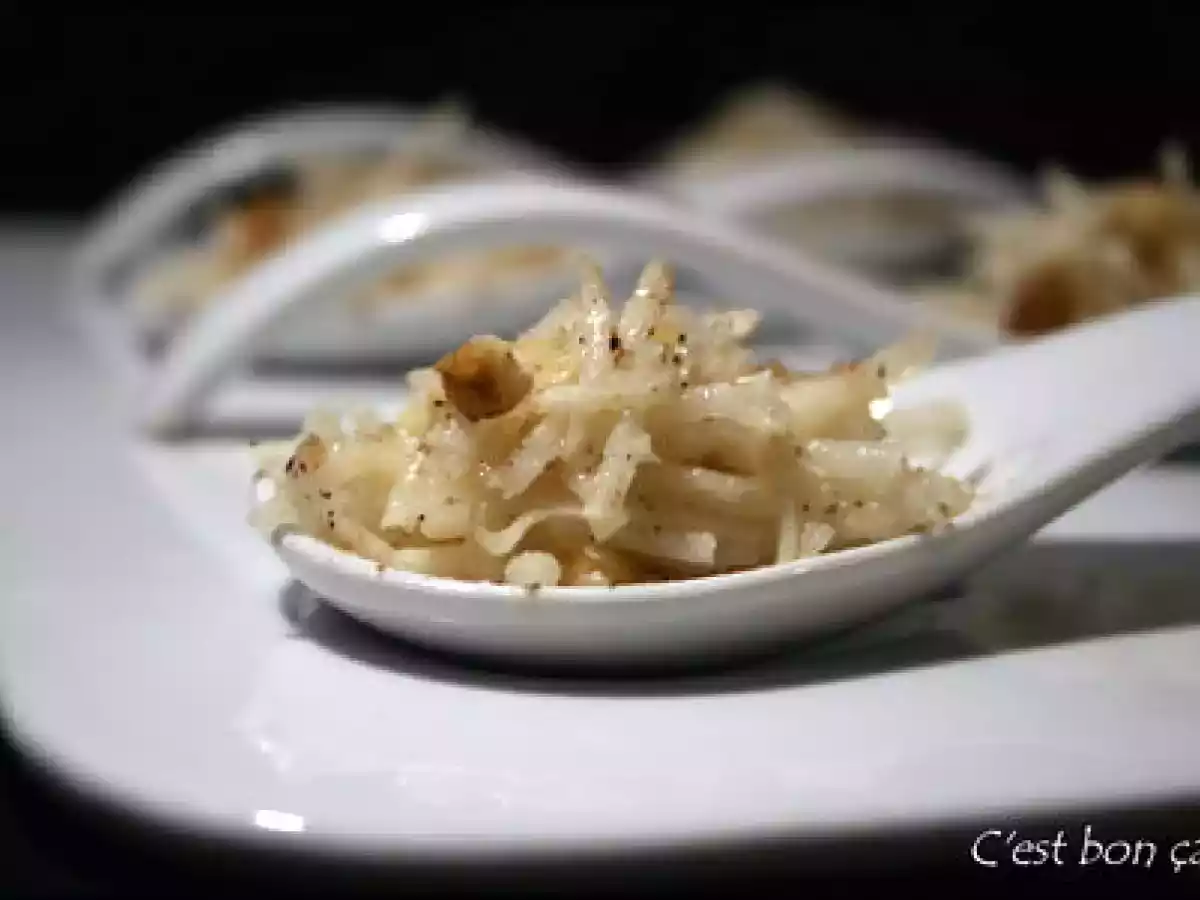 Salade de topinambours crus aux noix et citron confit