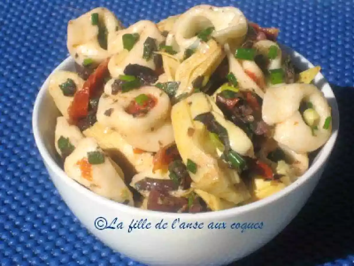 SALADE DE TORTELLINI AUX COEURS D'ARTICHAUT