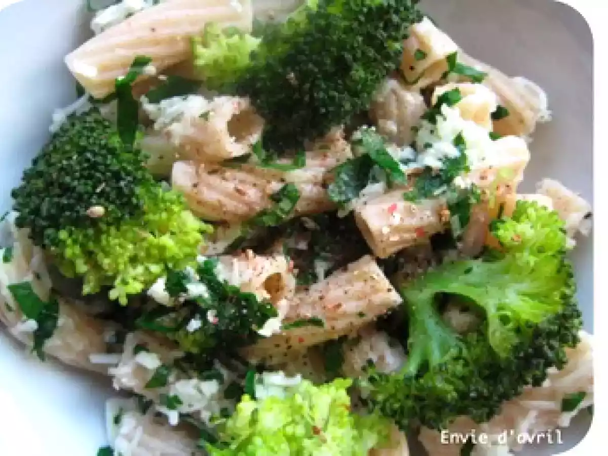 Salade de tortiglioni aux brocolis