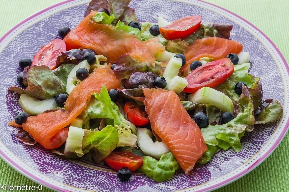 Salade de concombre à la truite fumée et au citron confit