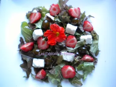 Salade estivale feta, fraises et olives confites, vinaigrette vanillée