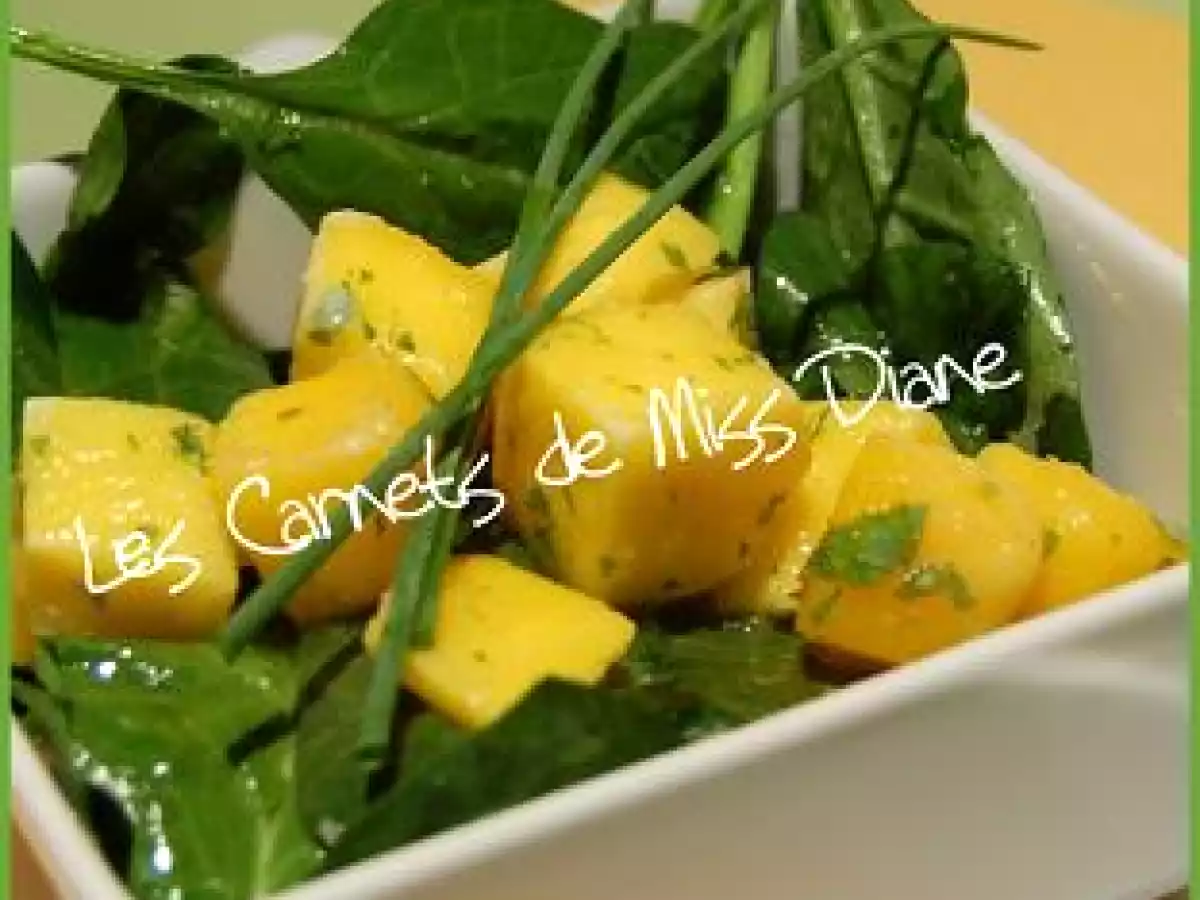 Salade exotique aux épinards et à la mangue