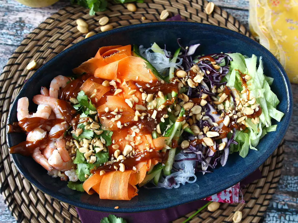 Salade façon rouleau de printemps et sa sauce relevée à la cacahuète - photo 3