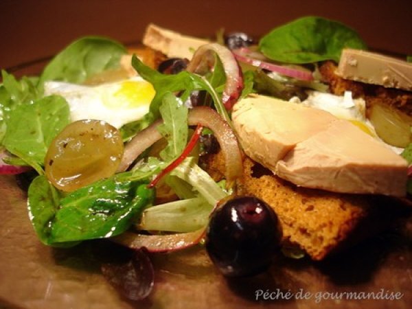 Recette de salade folle aux oeufs de caille et foie gras Recette de salade folle aux oeufs de caille et foie gras