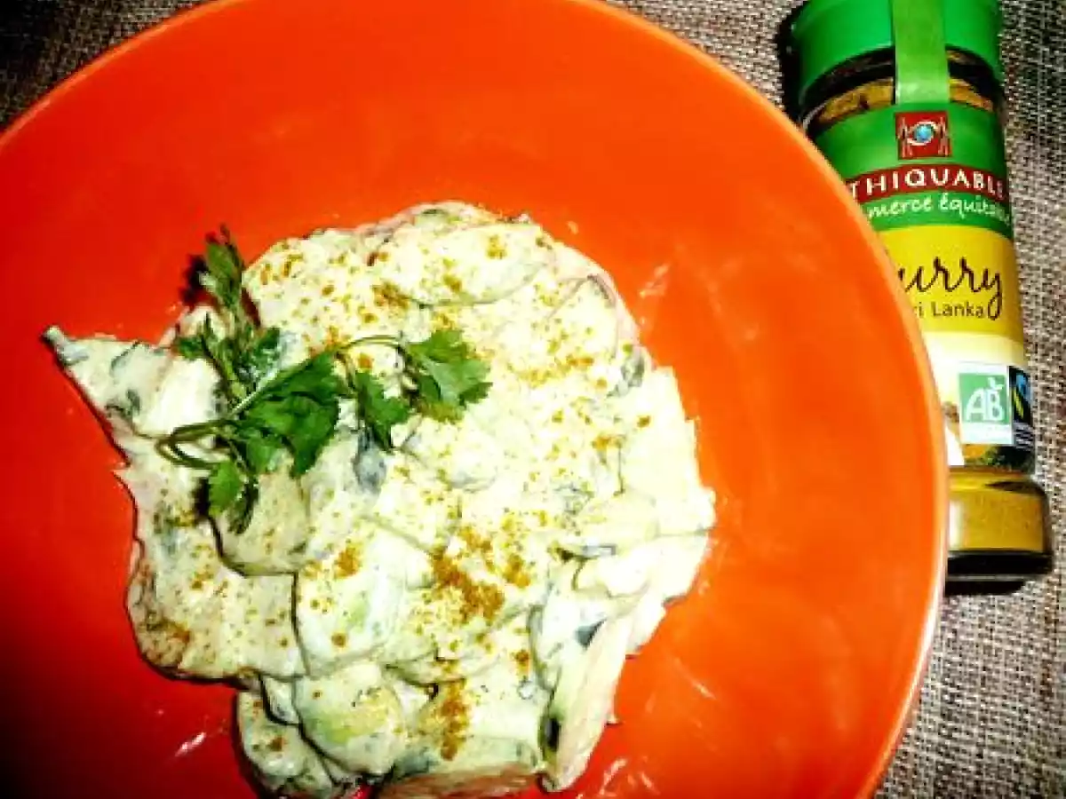 Salade fraîcheur: Concombre, Avocat, Coco, Coriandre & Curry Ethiquable