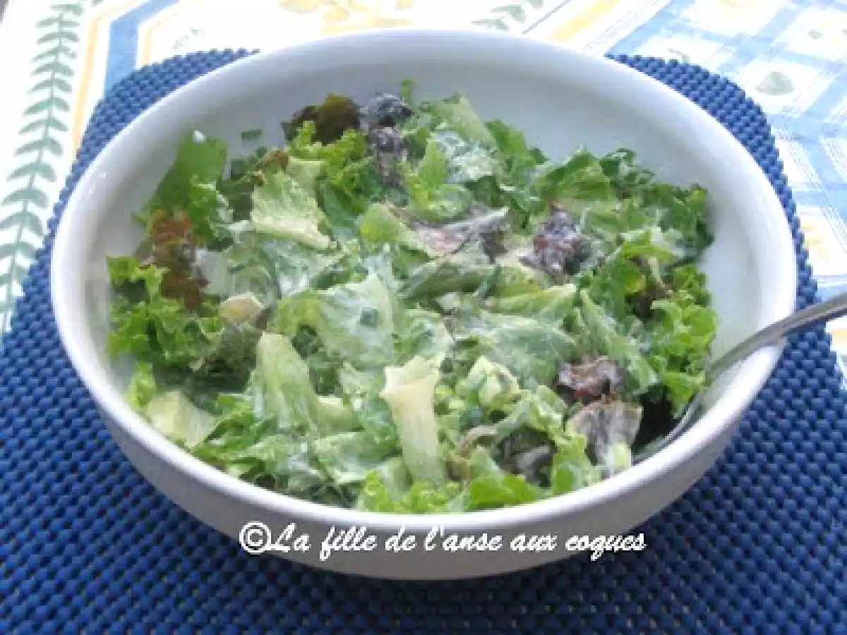 SALADE FRISÉE AU YOGOURT ET À LA CIBOULETTE