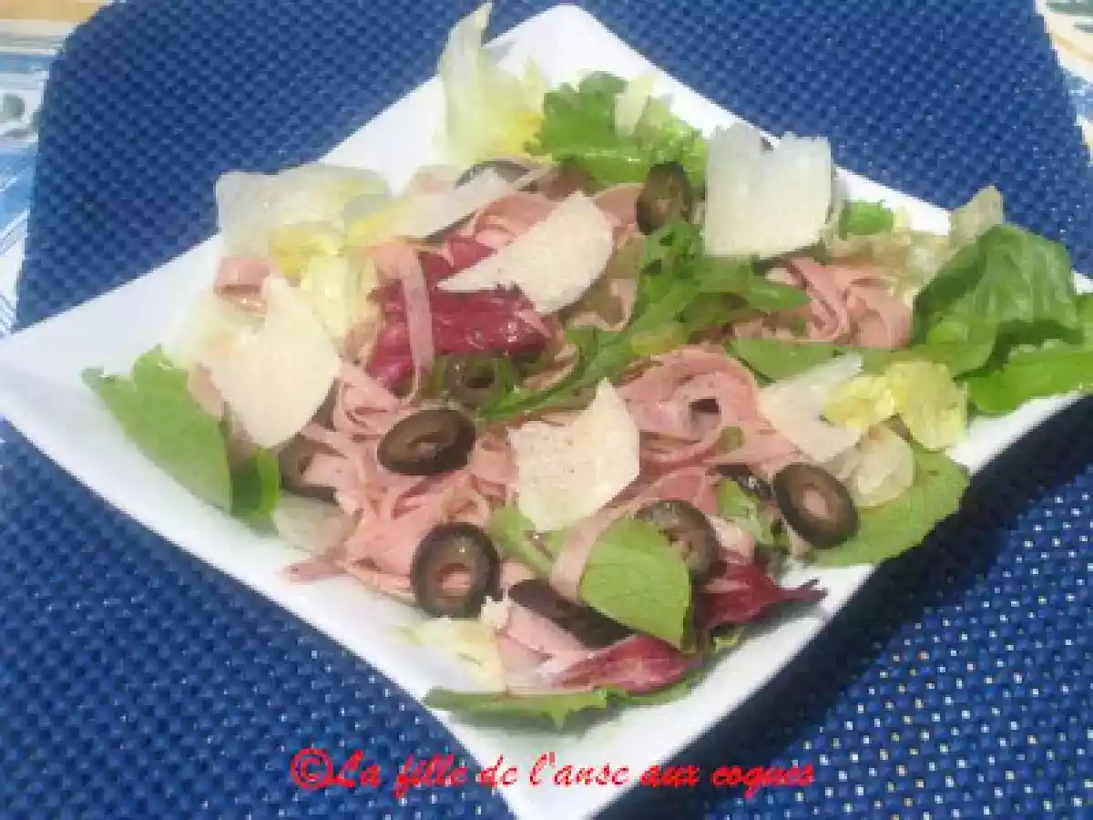 SALADE ITALIENNE DE MORTADELLE AUX OLIVES NOIRES