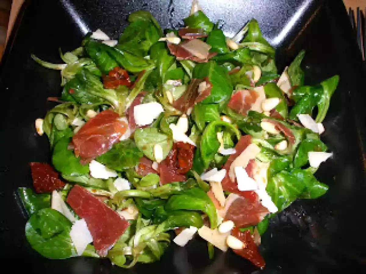 Salade jambon de pays, pignons de pin et tomates séchées - photo 2