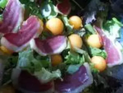 Salade melon magret de canard seché