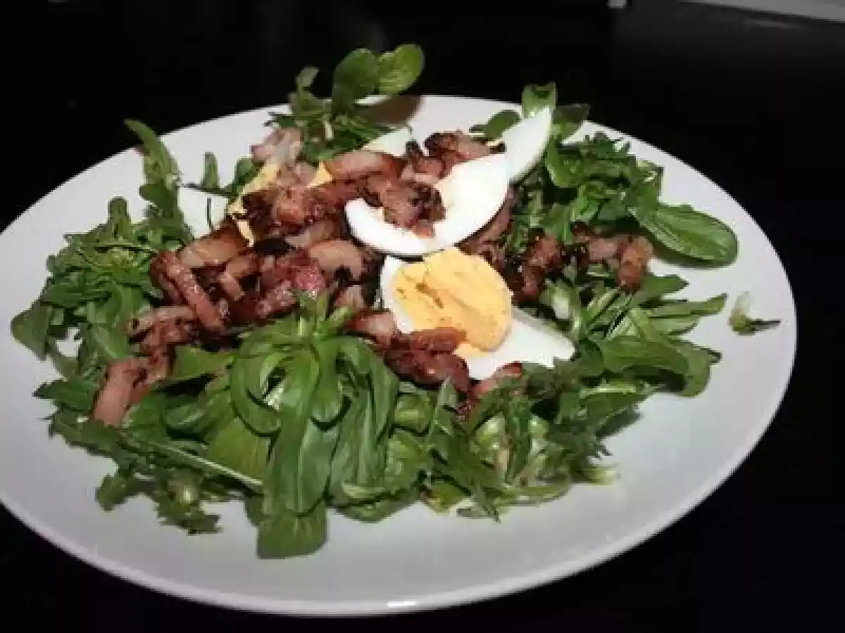 Salade printanière de mâche et pissenlits