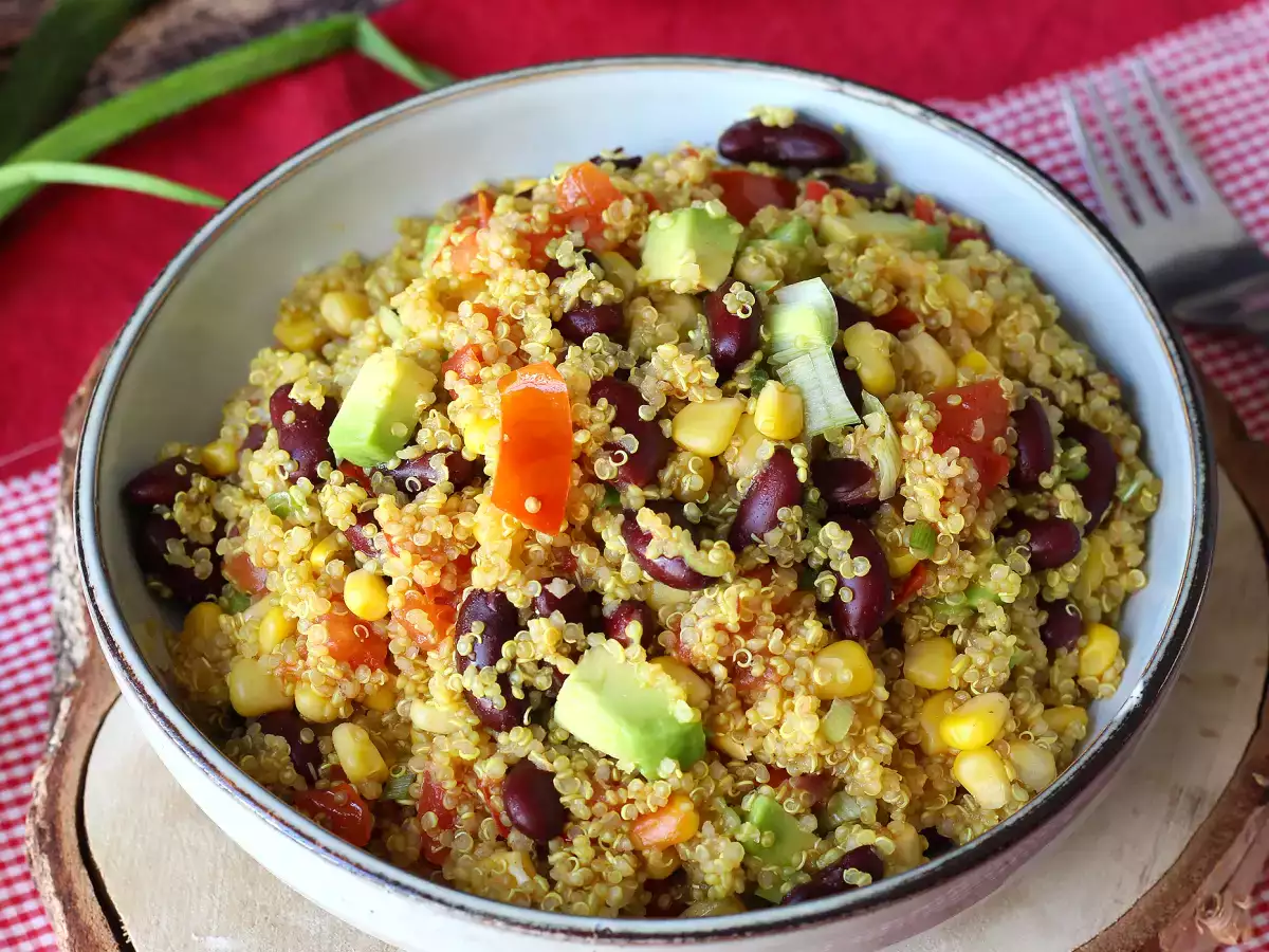Salade protéinée de quinoa aux haricots rouges et maïs - photo 2