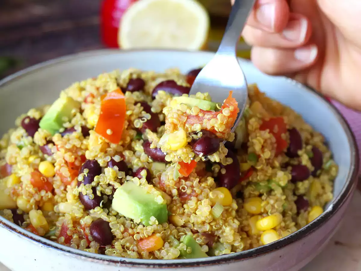 Salade protéinée de quinoa aux haricots rouges et maïs - photo 3