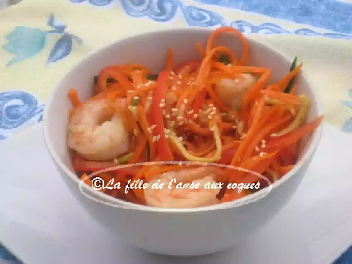SALADE THAÏ DE JULIENNE DE CAROTTE, DE COURGETTE ET DE POIVRON AUX CREVETTES - photo 3
