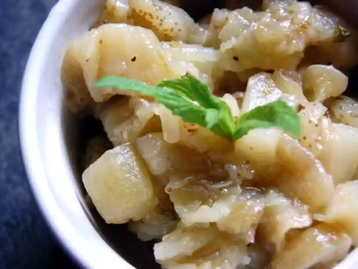 Salade tiède d'aubergines à la menthe