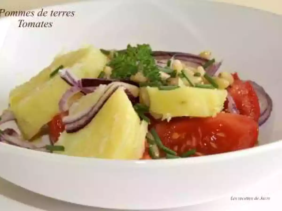 Salade tiède pommes de terre, tomates et pignon de pin