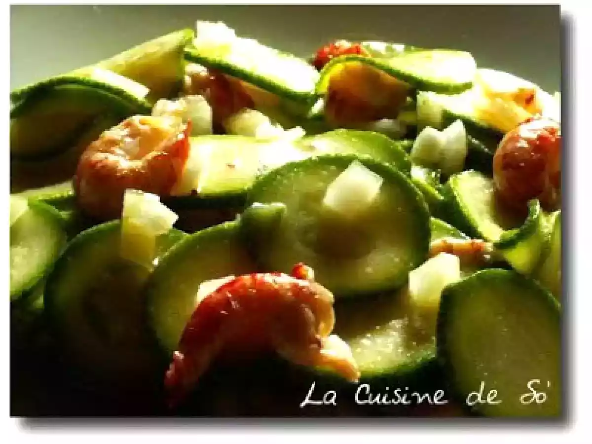 Salade, toute fraîche, de courgettes aux queues d'écrevisses