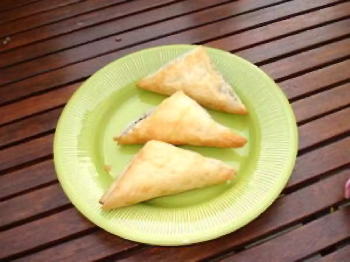 ***Samoussa au boudin noir antillais, dés de pommes et curry***