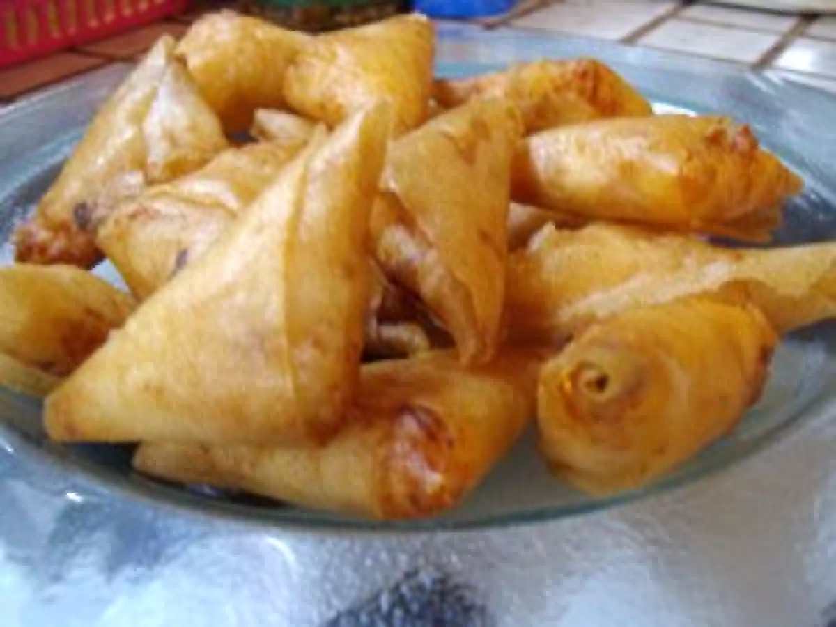 Samoussas aux Crevettes, Feta et Oignons