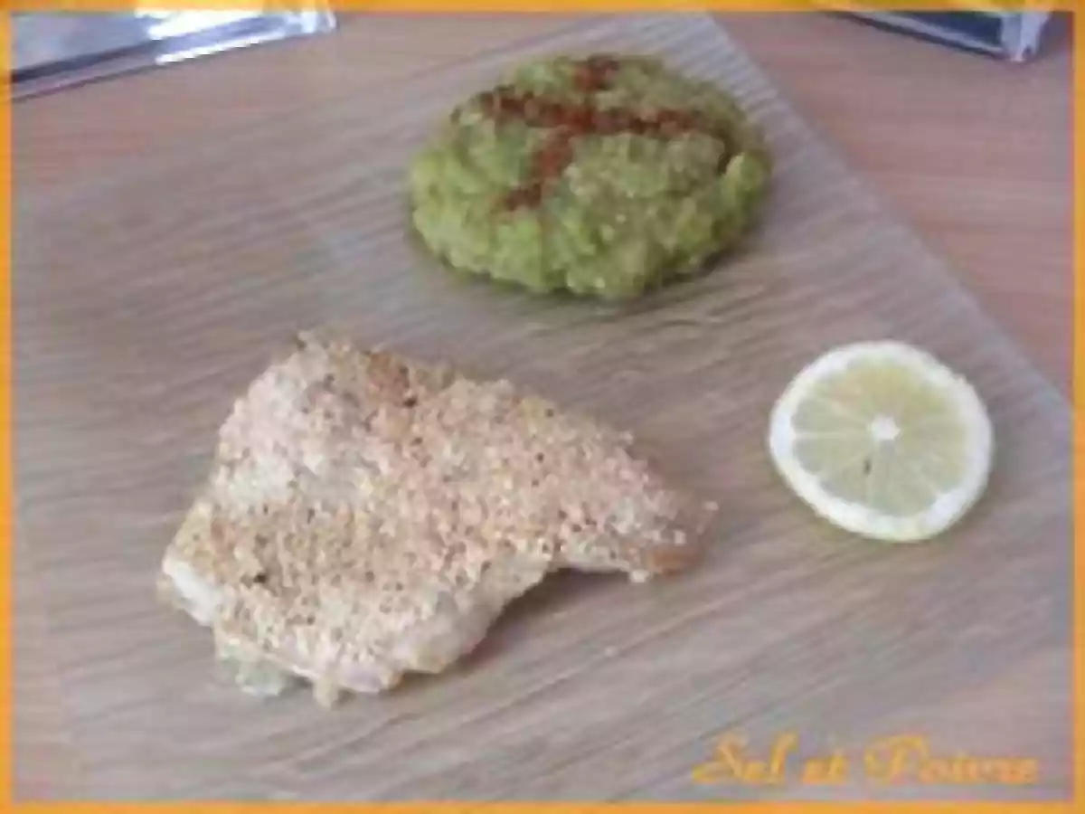 Sandre en croûte de crumble de pain au citron et purée de pois cassés