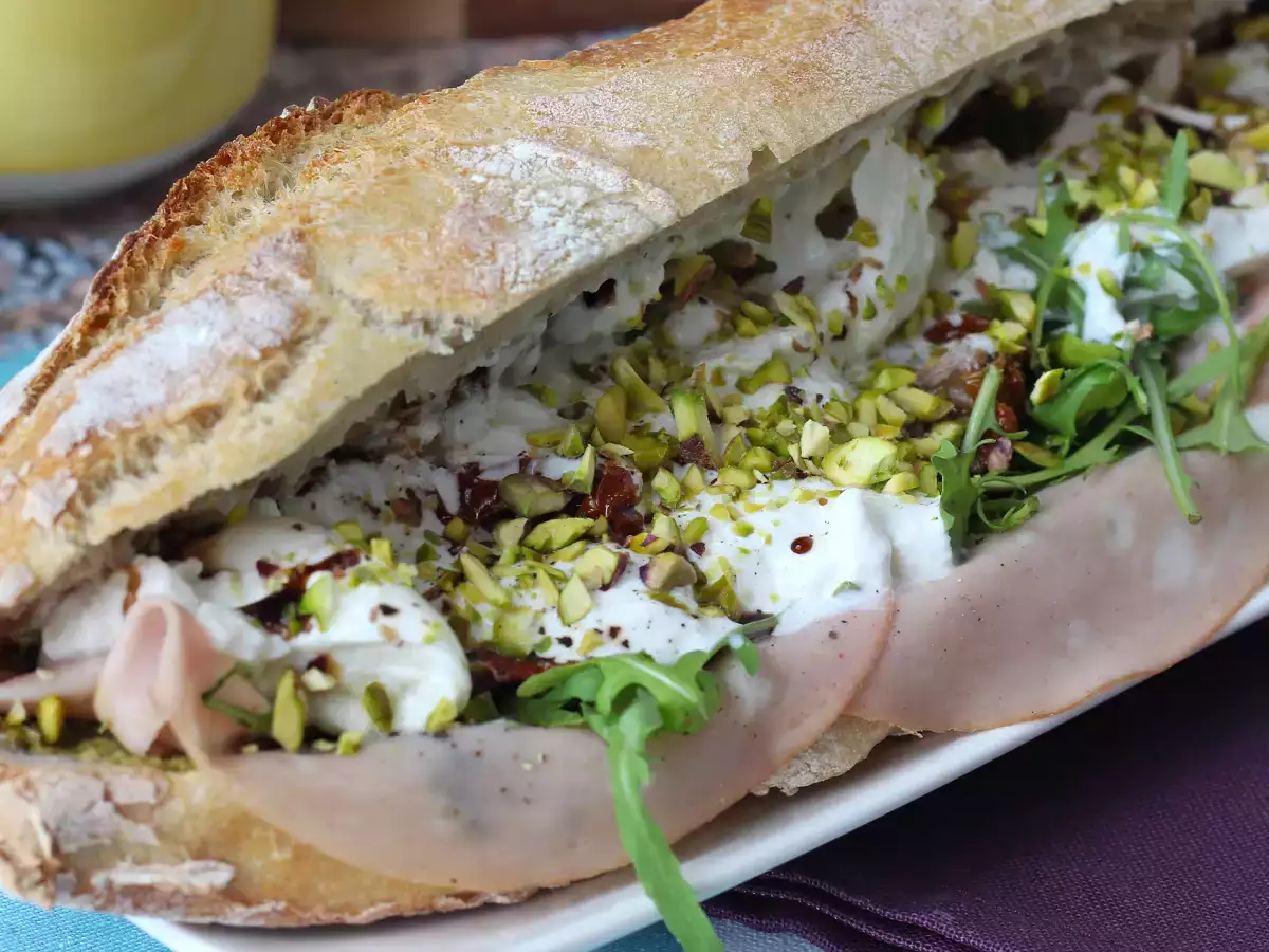 Sandwich à l'italienne ultra gourmand à la mortadelle et burrata - photo 5