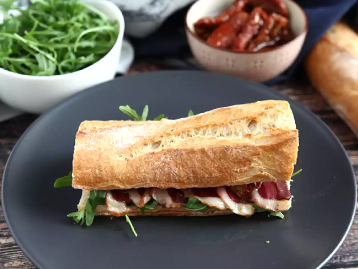 Sandwich au magret fumé, tomates séchées, roquette et balsamique - photo 3