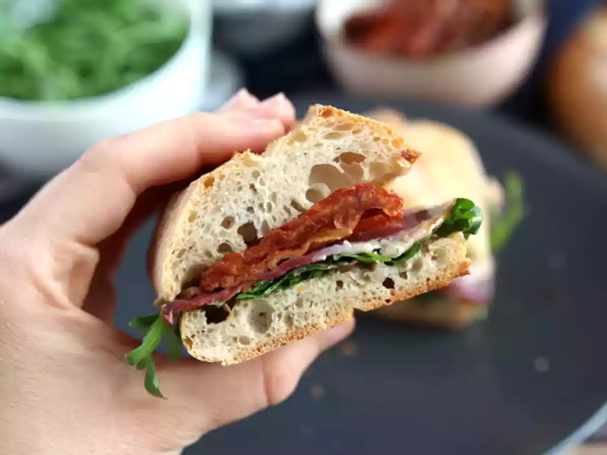 Sandwich au magret fumé, tomates séchées, roquette et balsamique - photo 4