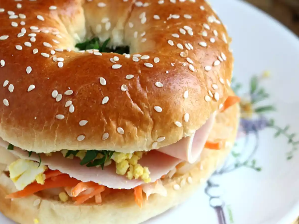 Sandwich bagel dinde, coleslaw, oeuf dur - photo 3