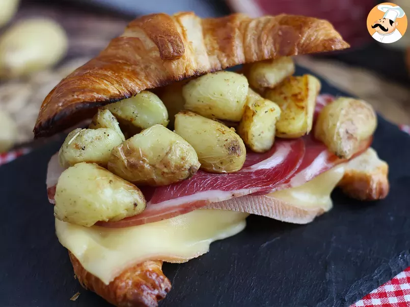 Sandwich croissant à la raclette pour un brunch gourmand réussi! - photo 5