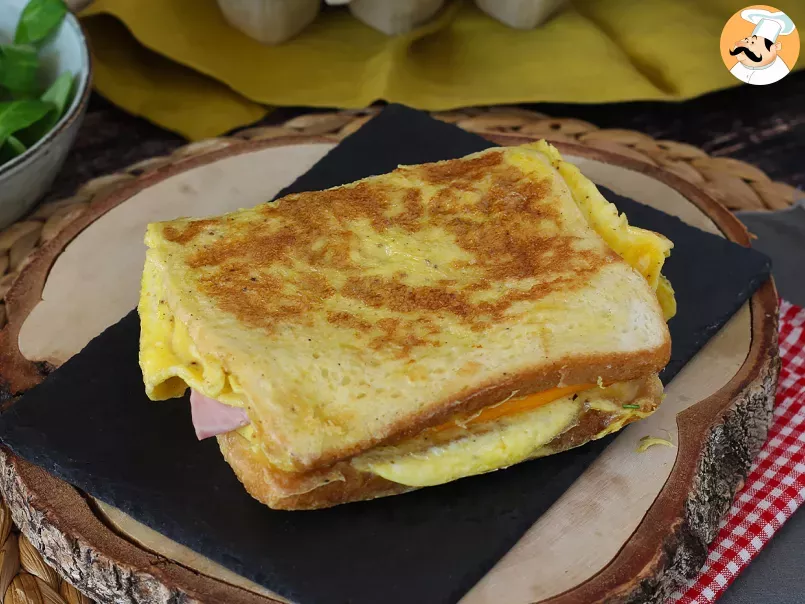 Sandwich express à l'omelette - French toast omelette sandwich - Egg sandwich hack - photo 2