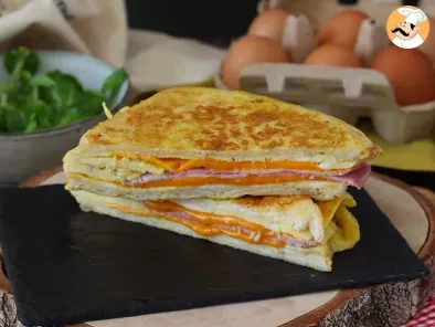 Sandwich express à l'omelette - French toast omelette sandwich - Egg sandwich hack