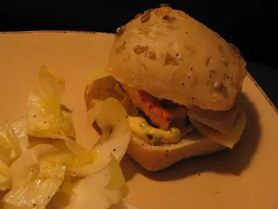 Sandwich saumon et mayonnaise aux olives