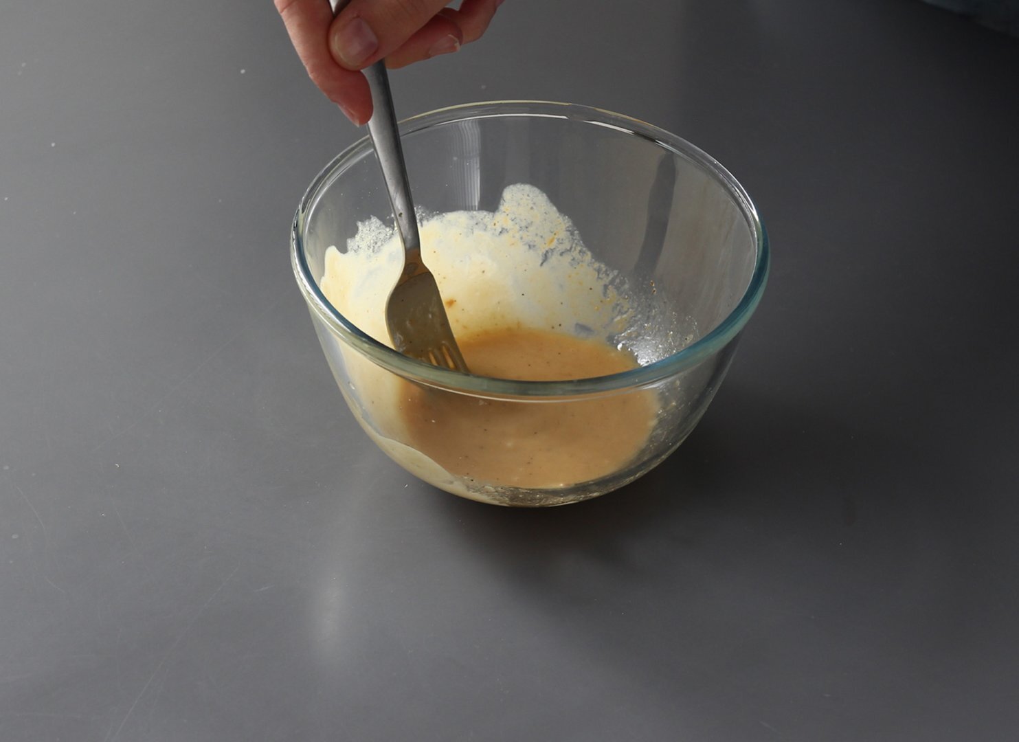 Sauce au beurre de cacahuètes, parfaite pour les salades