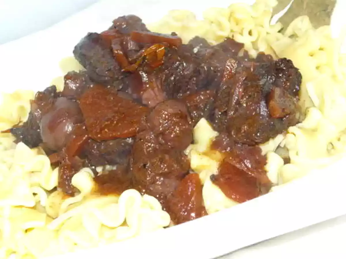 Sauce de kangourou au vin rouge