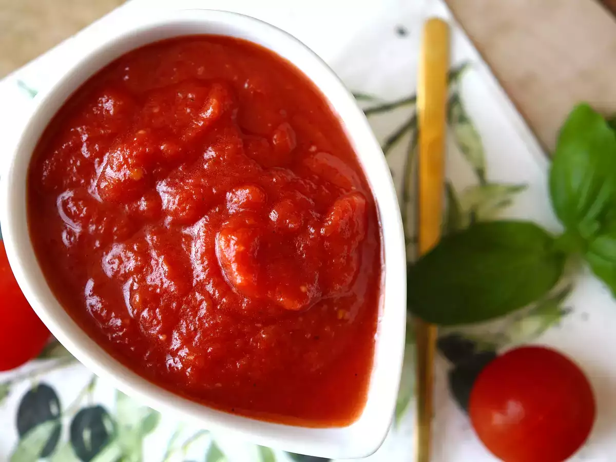 Sauce tomate crue pleine de saveurs, idéale pour garnir une pizza ou une pinsa - photo 5