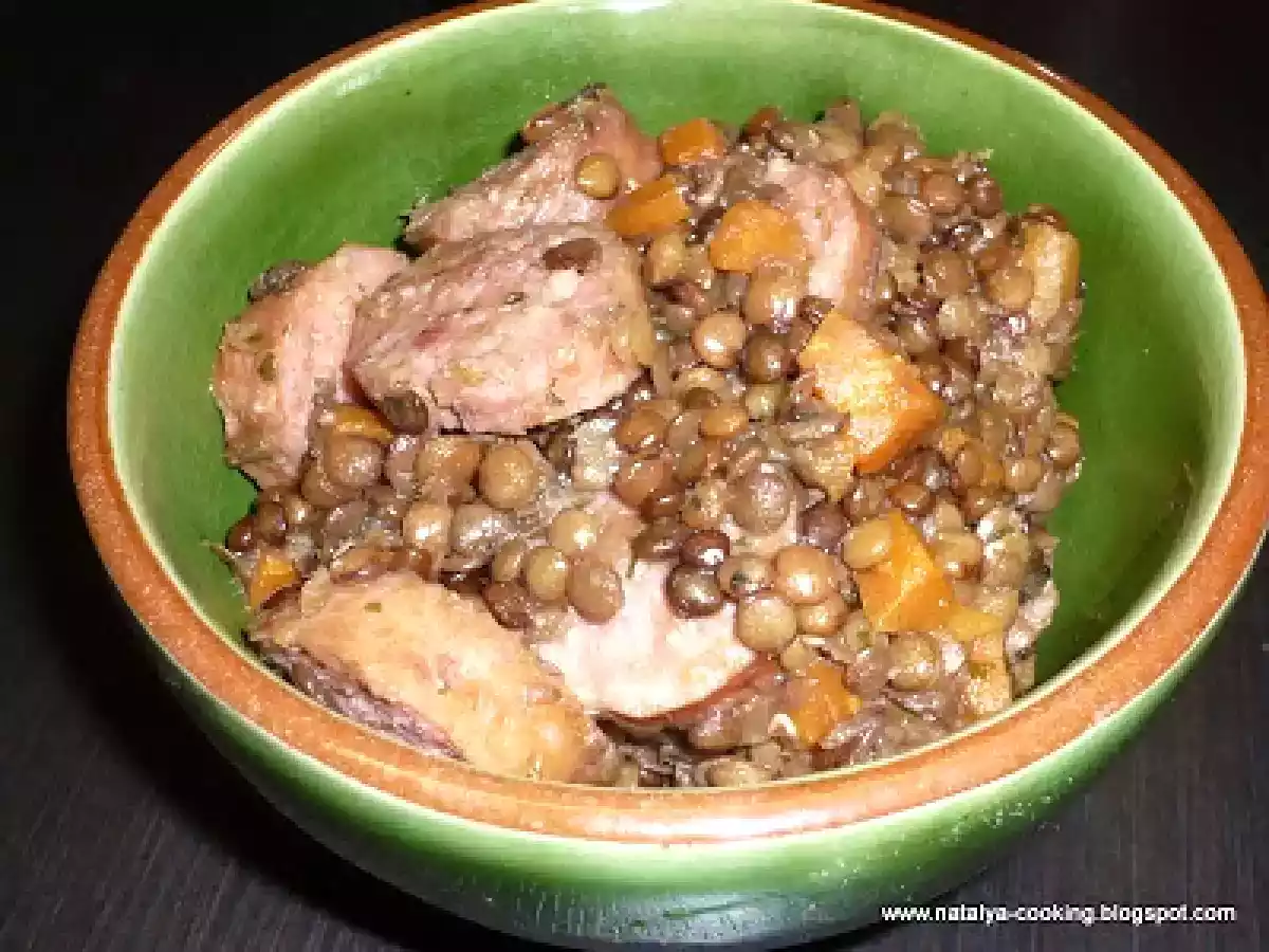 Saucisses de Montbéliard aux lentilles et aux carottes